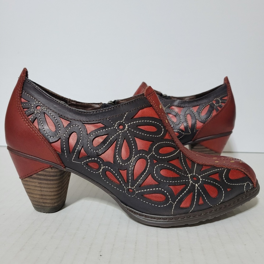 L'Artiste Arabella Ankle Booties red black Leather block heel Size 7.5 38